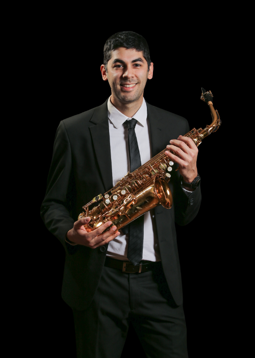 Adrien LEDOUX, musicien ambassadeur JLV, avec son instrument équipé d'une ligature JLV