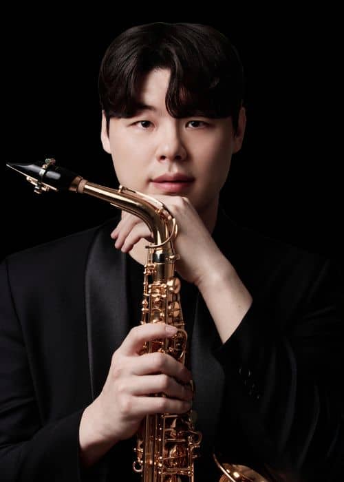 Daehoon KIM, musicien ambassadeur JLV, avec son instrument équipé d'une ligature JLV