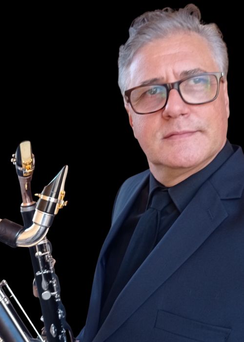 Daniel BELLOVI, musicien ambassadeur JLV, avec son instrument équipé d'une ligature JLV