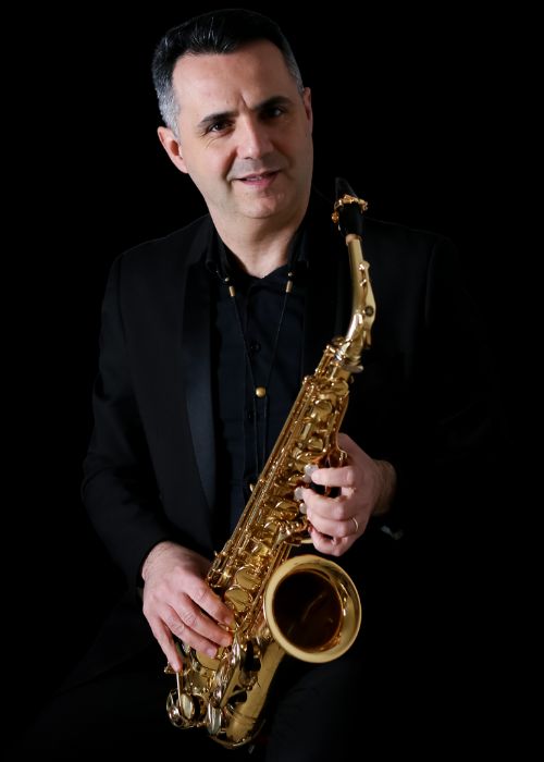 Danilo GUIDO, musicien ambassadeur JLV, avec son instrument équipé d'une ligature JLV