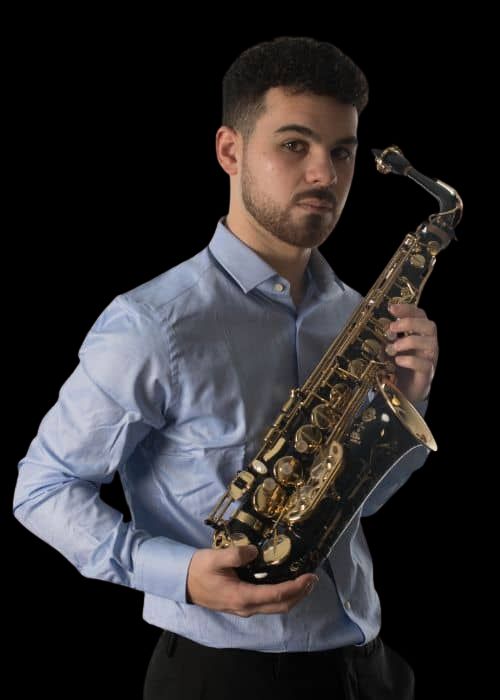 Diego García VARGAS, musicien ambassadeur JLV, avec son instrument équipé d'une ligature JLV