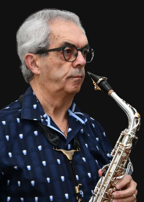 Harold DESGAGNÉ, musicien ambassadeur JLV, avec son instrument équipé d'une ligature JLV