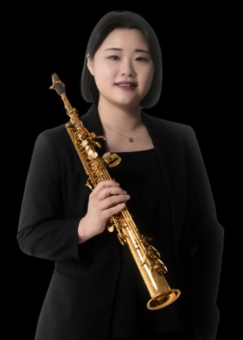 Minji BAE, musicienne ambassadrice JLV, avec son instrument équipé d'une ligature JLV