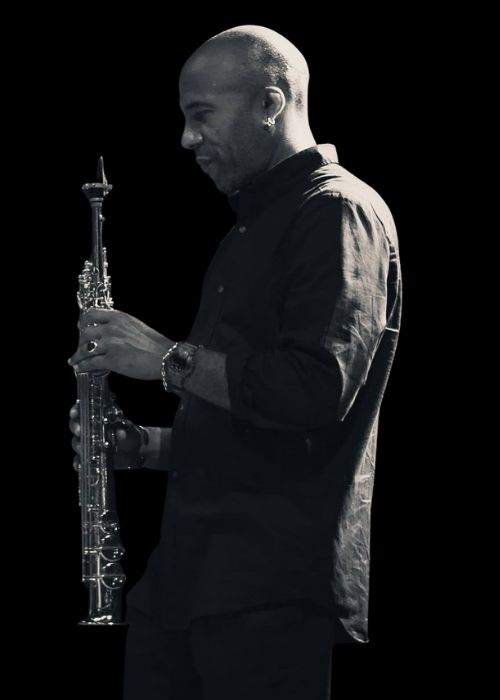 Nardy CASTELLINI, musicien ambassadeur JLV, avec son instrument équipé d'une ligature JLV