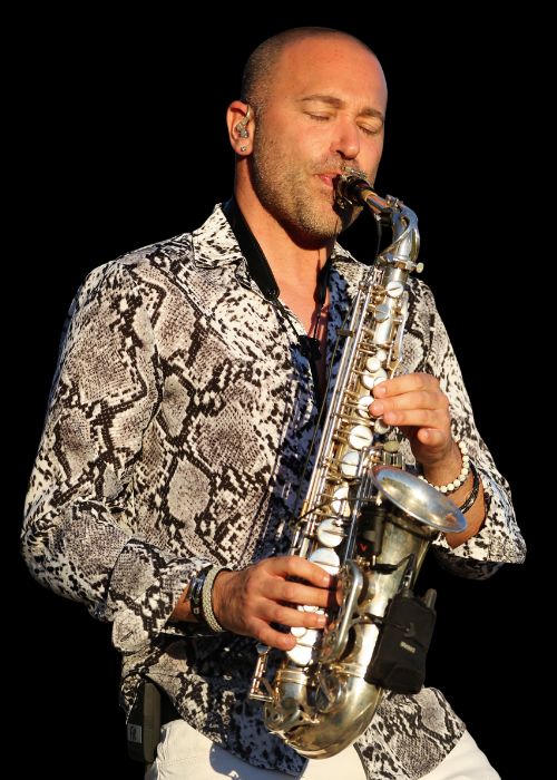 Nicolas BREGANI, musicien ambassadeur JLV, avec son instrument équipé d'une ligature JLV