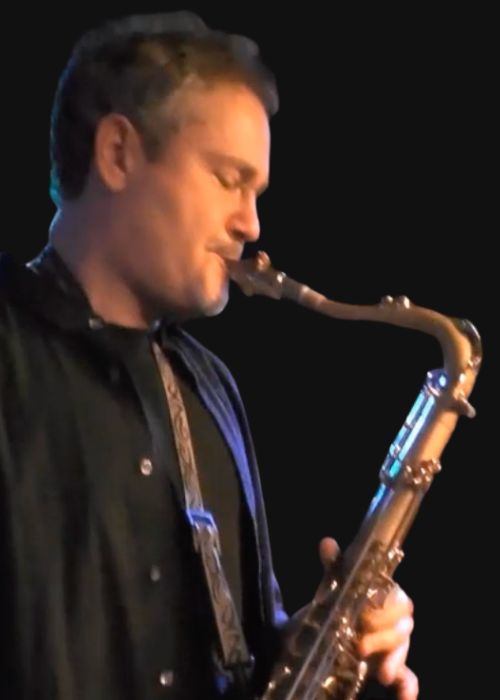 Rick MARGITZA, musicien ambassadeur JLV, avec son instrument équipé d'une ligature JLV