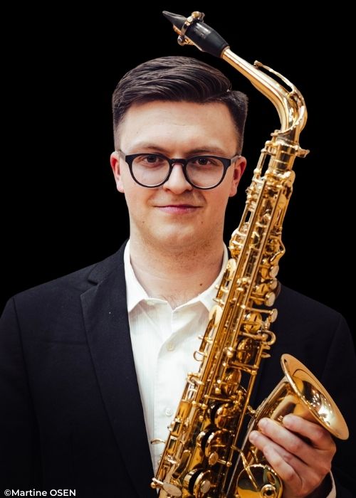 Scott BROWN, musicien ambassadeur JLV, avec son instrument équipé d'une ligature JLV