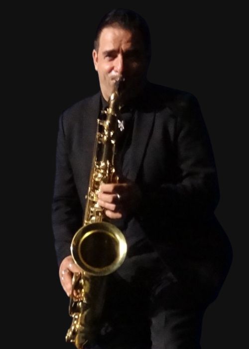 Sébastien JAMES, musicien ambassadeur JLV, avec son instrument équipé d'une ligature JLV