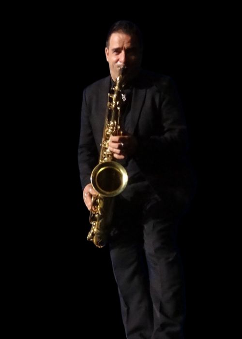 Sébastien JAMES, musicien ambassadeur JLV, avec son instrument équipé d'une ligature JLV