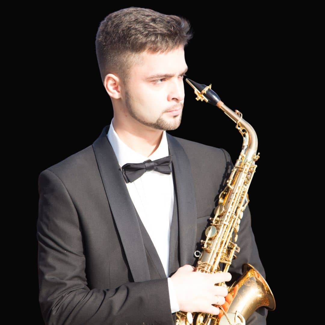 Vadim Tkachuk, musicien ambassadeur JLV, avec son instrument équipé d'une ligature JLV