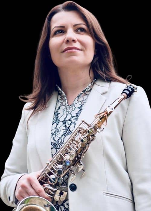 Véronique TARDIF, musicienne ambassadrice JLV, avec son instrument équipé d'une ligature JLV