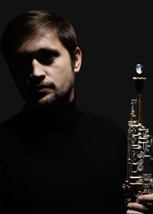 Vitaly VATULYA, musicien ambassadeur JLV, avec son instrument équipé d'une ligature JLV