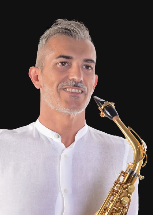 Vittorio QUINQUENNALE, musicien ambassadeur JLV, avec son instrument équipé d'une ligature JLV