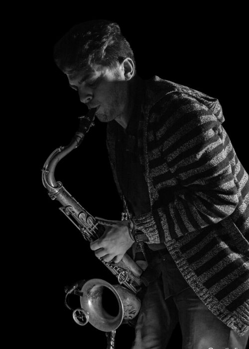 Warren WALKER, musicien ambassadeur JLV, avec son instrument équipé d'une ligature JLV