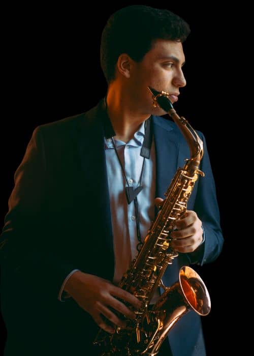 Xurxo MORALES VARELA, musicien ambassadeur JLV, avec son instrument équipé d'une ligature JLV