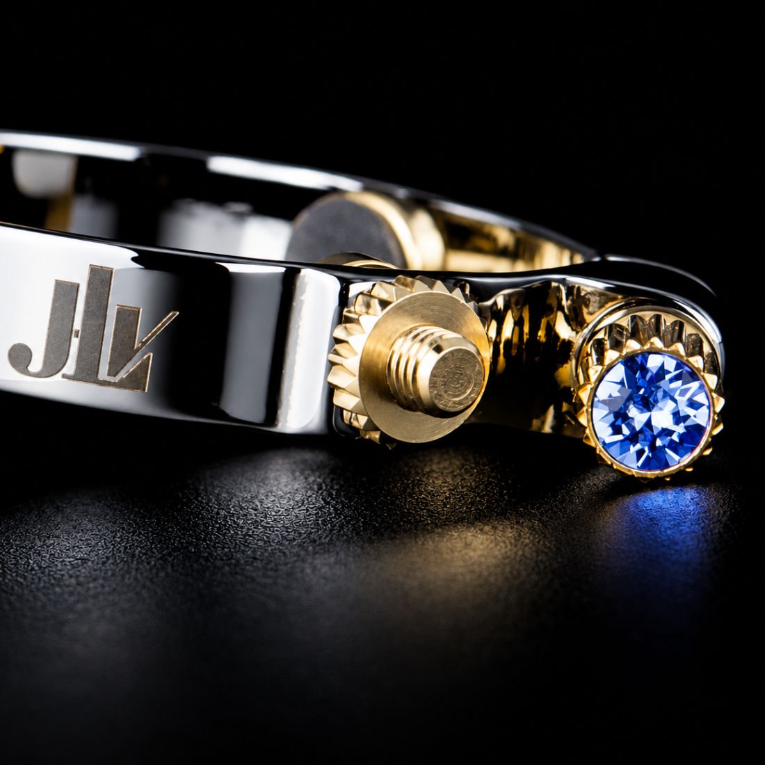 Vis ceinture strass saphir sur une Ligature JLV plaquée platine & or